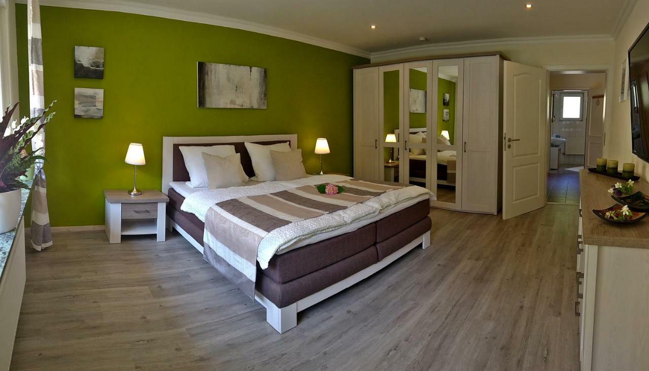 Roosartige Ferien - Ferienwohnung Am Weiherturm Bacharach Esterno foto